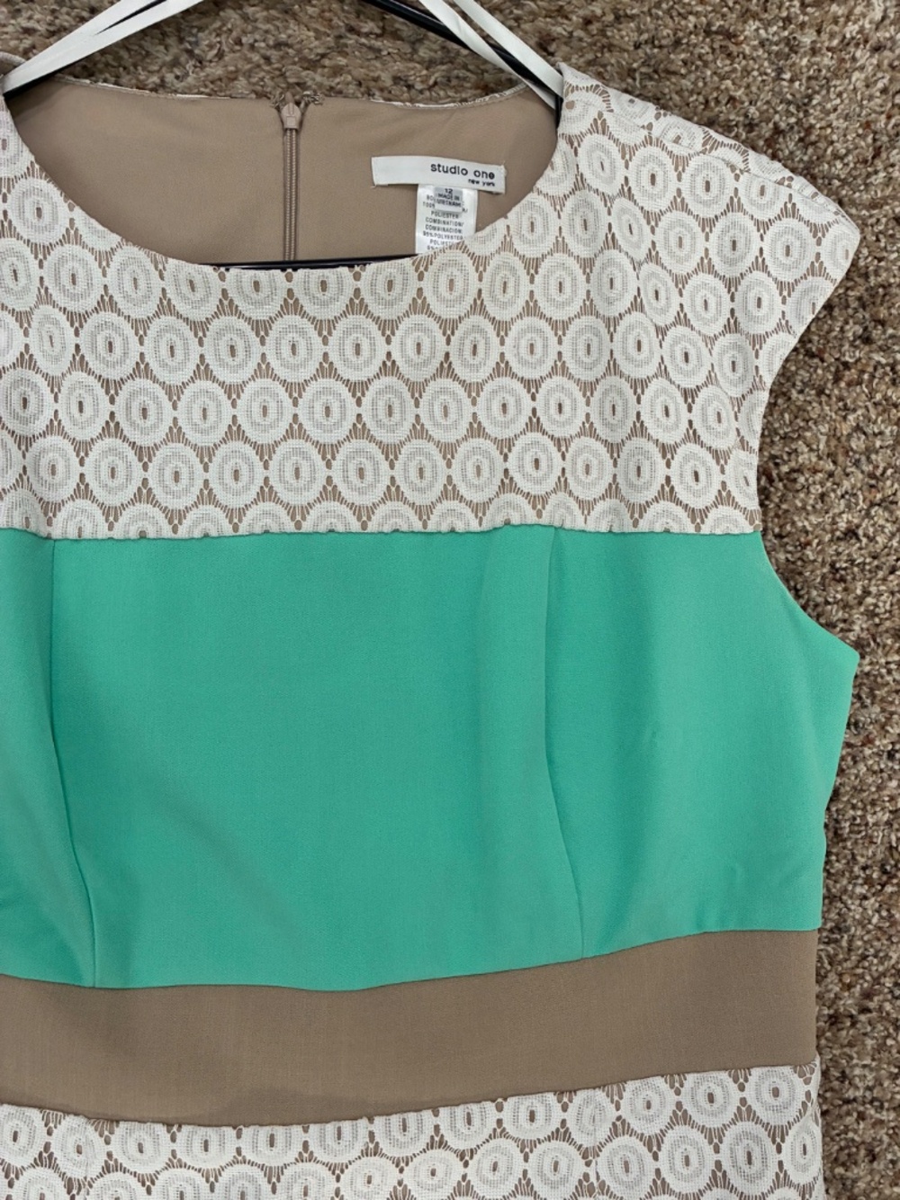 👗Mint Green, Cream & Tan Sheath Dress 👗 - Picture 4 of 4